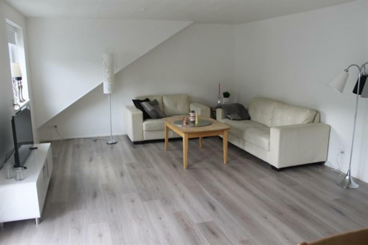 Private Spacious Home In City Center Klaksvík 外观 照片
