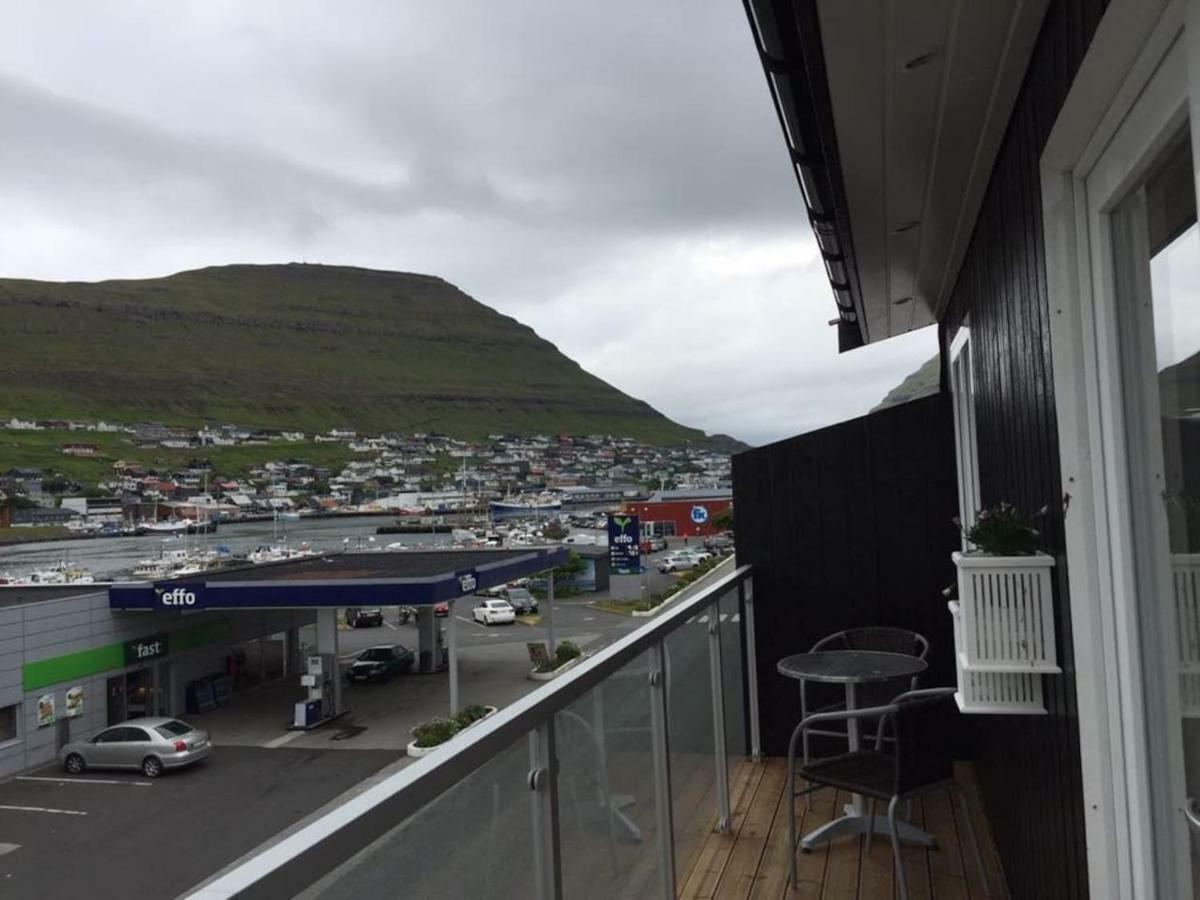 Private Spacious Home In City Center Klaksvík 外观 照片