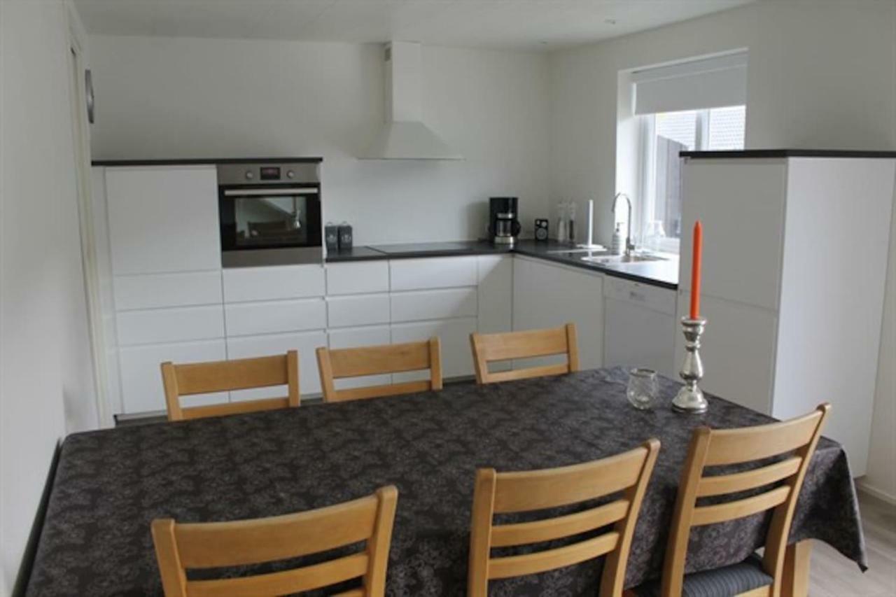 Private Spacious Home In City Center Klaksvík 外观 照片